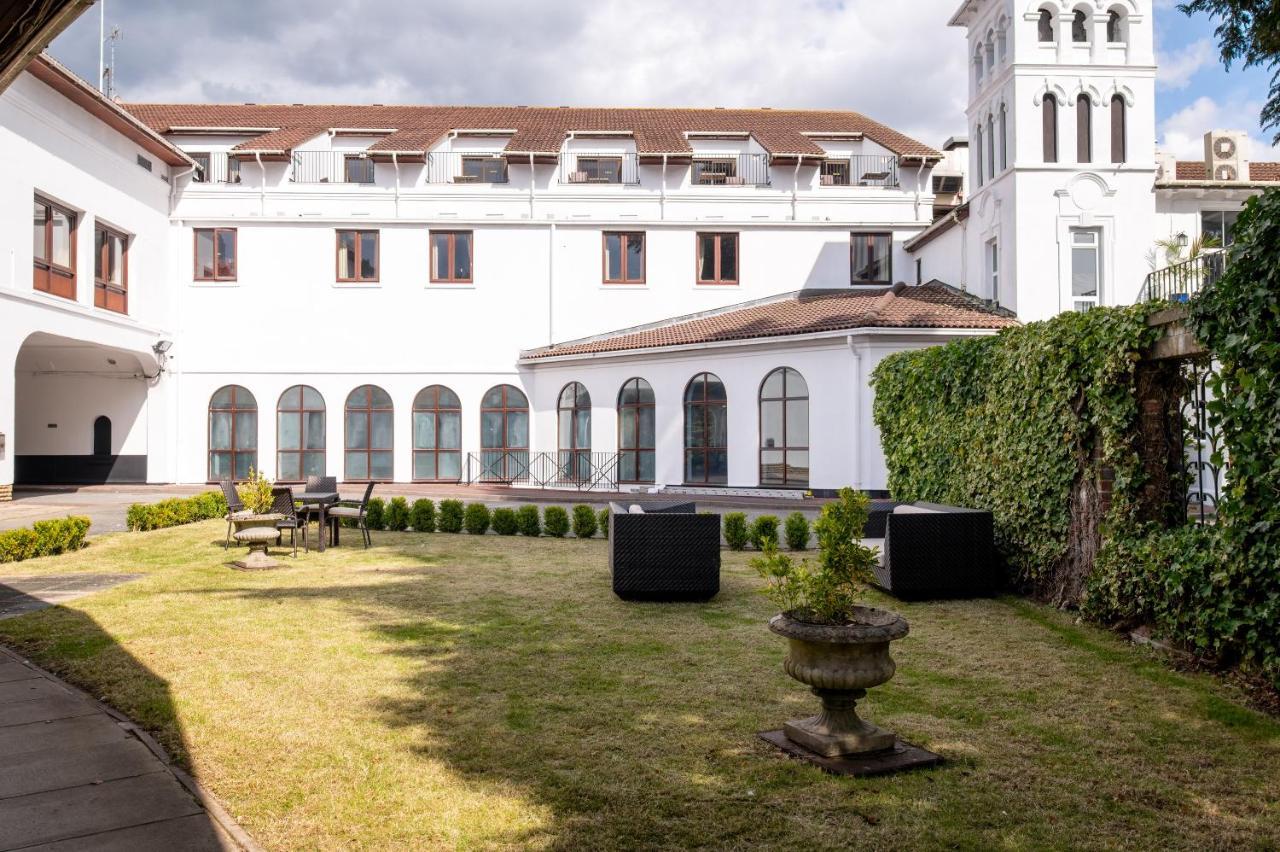 Copthorne Effingham Gatwick Hotel Eksteriør bilde